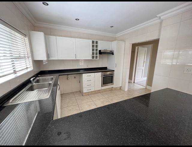 2 BEDROOM APARTMENT RENTED IN BRYANSTON